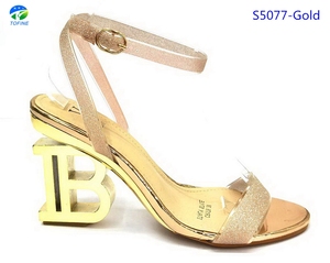 <span class=keywords><strong>Scarpe</strong></span> da donna <span class=keywords><strong>Multicolor</strong></span> con <span class=keywords><strong>tacco</strong></span> basso speciale africano all'ingrosso per il partito - Product Image 3