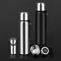 Bouteille d'eau de sport portable intelligente à double paroi isolée sous vide avec logo personnalisé de haute qualité, en métal, pour la randonnée, avec corde
