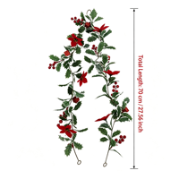 Guirlande de Noël artificielle avec des baies de Poinsettia, des baies de houx, des baies rouges, des fleurs pour la décoration de la cheminée, de la porte et des murs pendant les fêtes