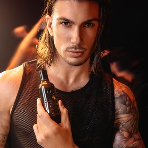 Perfume y Desodorante en Spray para Hombre For Addiction, 100ml + 200ml, Aroma Amaderado Balsámico Masculino Natural - Product Image 6