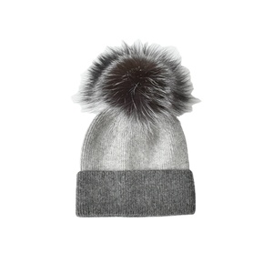 Bonnets en laine tricotés avec logo personnalisé et pompons en fourrure <span class=keywords><strong>Bonnet</strong></span> classique unisexe côtelé avec logo pour femmes - Product Image 4