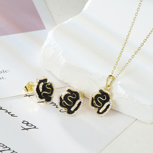 Conjunto de pendientes de collar de perlas de cobre chapado en oro de 18 quilates de estilo Vintage de lujo para mujer, cara negra para bodas o fiestas - Product Image 1