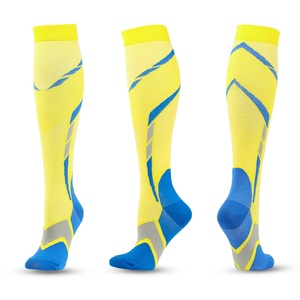 Calcetines de Fútbol de Alta Calidad al por Mayor, Antideslizantes, Forrados de Rizo, Corte Medio, para Entrenamiento, Ciclismo y Deportes al Aire Libre - Product Image 4