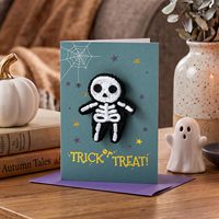 Carte d'Halloween au crochet motif squelette avec enveloppe – Message amusant et effrayant « Trick or Treat » avec dorure à chaud