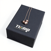 Boîte d'emballage rigide personnalisée pour bijoux, boîte cadeau en papier de luxe avec logo estampé à l'or