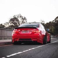 Kit Bodi Lebar Gaya Rocket untuk BMW Seri 3 M3 E90 E92 E93, meliputi Bumper Depan, Bumper Belakang, Spoiler, dan Diffuser
