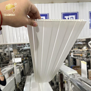 Panel de Techo de <span class=keywords><strong>PVC</strong></span> Económico, Paneles de <span class=keywords><strong>PVC</strong></span> Modernos con Aspecto de Madera Impermeables para Techo - Product Image 3