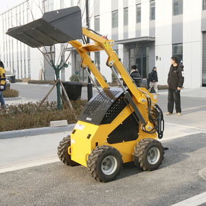 Nuevo Minicargador Compacto con Motor EPA 5, Ruedas Delanteras y Orugas para Trabajo Agrícola - Product Image 4