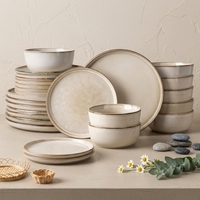 Service de table EKA minimaliste en grès beige 12/16/18 pièces, ensembles d'assiettes en céramique à glaçure réactive OEM/ODM, sûrs pour les mariages et écologiques
