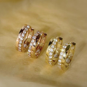 Orecchini Ear Cuff Scintillanti con Micro Pavé per Donne, Gioielli per Orecchie Delicati, Piccoli e Versatili alla Moda - Product Image 1