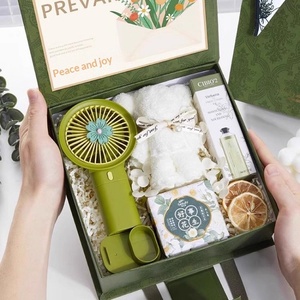 Ensemble cadeau de luxe personnalisé avec logo : serviette, tasse, éventail, parapluie – Cadeaux pour anniversaire, Saint-Valentin, Fête des Mères, mariage, pour invités - Product Image 4