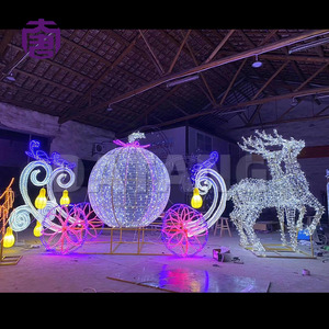 Décoration de Noël sur le thème d'une traînée de rennes pour les rues, les places et les événements saisonniers - Product Image 5