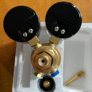 Mini-réducteur de pression en laiton pour soudage TIG à l'argon - Product Image 6