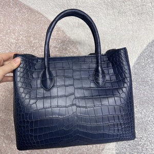 Bolso de mano 100% de piel de cocodrilo auténtica – Elegante bolso de diseñador con cierre de cremallera, bolso de mano de piel exótica de lujo - Product Image 3