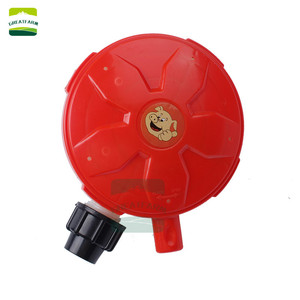 Bebedero automático de plástico Greatfarm con campana para cerdos, para uso en granjas. - Product Image 5