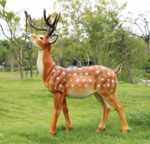 Sculpture de cerf Sika en résine peinte à la main pour aménagement paysager extérieur, décoration <span class=keywords><strong>romantique</strong></span> pour la maison - Product Image 4