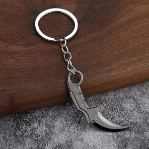 ของขวัญเครื่องประดับอนิเมะรูปมีดแฟชั่นสำหรับเด็ก ขายส่ง พวงกุญแจ Valorant โลหะผสมสังกะสี น้ำหนักเบา รูปทรงคารัมบิต - Product Image 2