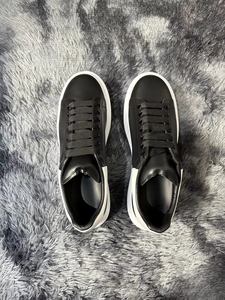 Zapatillas para correr informales de diseñador de lujo para hombre, zapatillas de baloncesto de moda con punta cerrada para caminar y correr unisex - Product Image 5