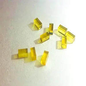 (111)-plaques de diamant monocristallines à faces rectangulaires en cristal poli sur 6 côtés