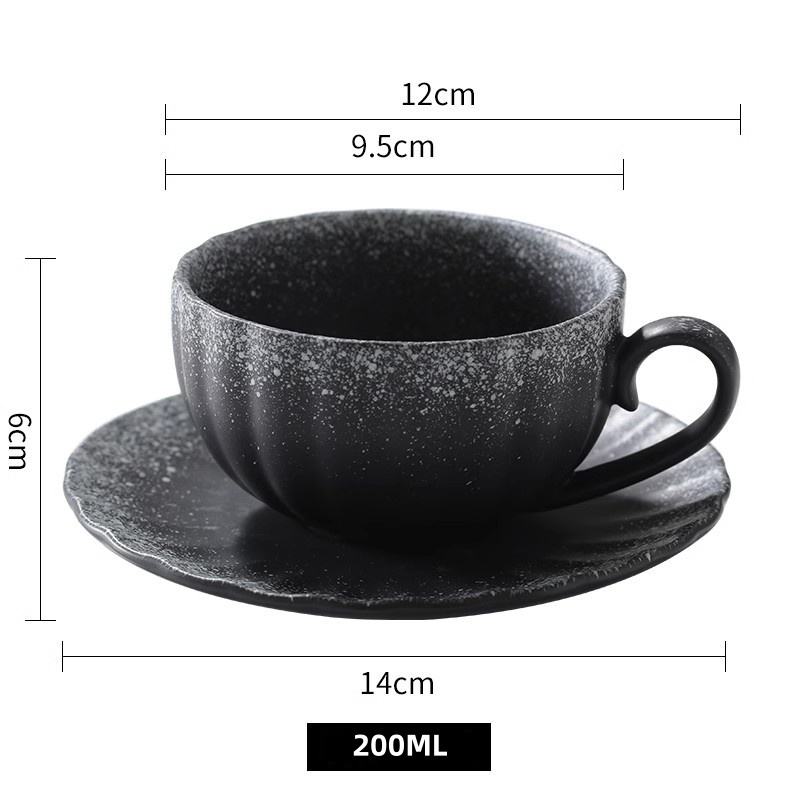 Negro con motas blancas