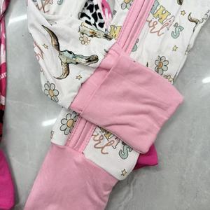 Оптовый ODM-комбинезон унисекс для детей с длинными рукавами, вязаный из бамбукового волокна, с термотрансферным принтом, на двусторонней молнии, осенний - Product Image 4