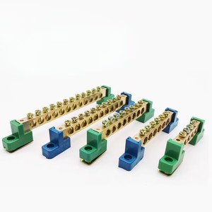 Bornier de <span class=keywords><strong>terre</strong></span> neutre 1-10 pôles fabriqué en Chine Bornes à vis en laiton <span class=keywords><strong>basse</strong></span> tension pour électricien Earth 1-10 PCB enfichable - Product Image 1