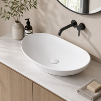 Évier de comptoir moderne en céramique vitreuse, rond, à rebord incurvé, 630 mm, hauteur 150 mm au-dessus du comptoir, avec égouttoir, pour hôtels et appartements de luxe