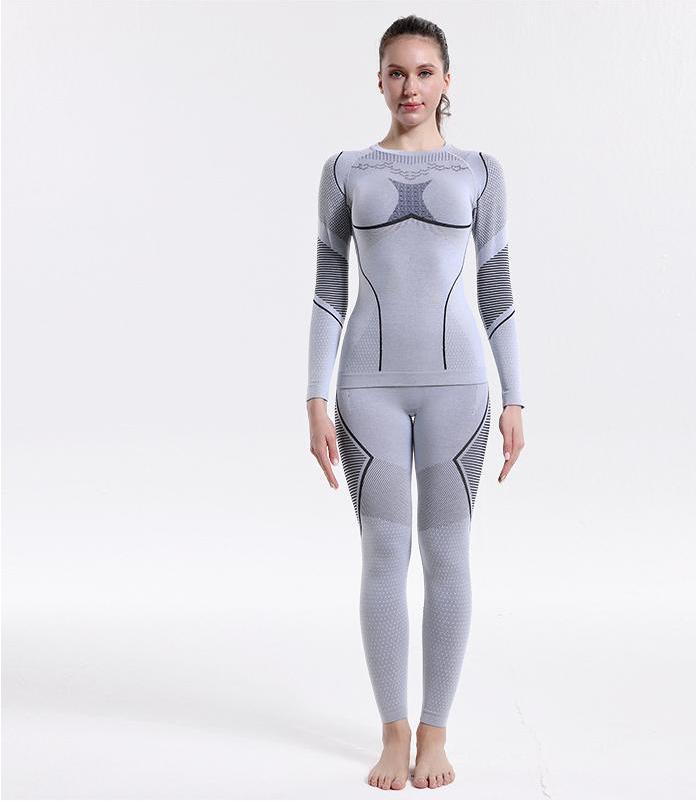 4 - Costume femme blanc-gris