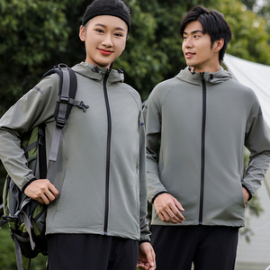 Sweat à capuche rafraîchissant en soie de glace design OEM UPF50 Vêtements de protection solaire à séchage rapide et respirant pour les sports d'été en plein air - Product Image 1