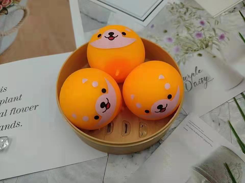 Paquete de 3 panecillos naranja con forma de perro + vaporera