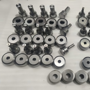 Petite machine de découpe de poinçonnage automatique Ch70 Square Die Iron Press Brake Punch Die Tool Services d'usinage - Product Image 3