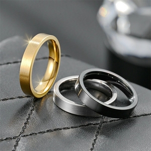 Vente en gros Bagues de doigt populaires de 4mm de large en acier inoxydable Nouveau design Bagues de pierres précieuses gravables en <span class=keywords><strong>noir</strong></span>, argent et or Diamants taille ovale - Product Image 1