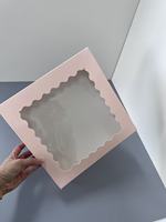 Boîte à fenêtre transparente en stock pour desserts, gâteaux, emballages de boulangerie, boîtes en papier rose pour pâtisserie 10*10*2,5 pouces
