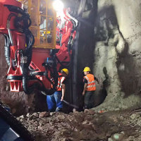 Traitement des zones de rupture, équipement de soutien de tunnel à haute stabilité pour le scellement des arches, le forage d'ancrages et l'élimination des zones de rupture inférieures
