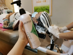 Champú de uso para salón, sin sulfato de <span class=keywords><strong>caspa</strong></span>, control de aceite, nutritivo, frizz seco, tratamiento dañado, OEM/ODM - Product Image 2