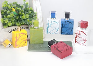 Vente en gros de flacons de parfum en verre carrés vides de haute qualité de 50 ml - Vaporisateur rouge et décalcomanie noire & tête de pulvérisation - Product Image 4
