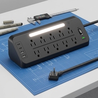 Multiprise tour de protection contre les surtensions américaine avec 2 ports USB-A et 2 ports USB-C, et veilleuse