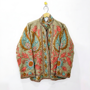 เสื้อแจ็คเก็ตปักลายดอกไม้ผ้าฝ้ายสีกากีสไตล์ชาติพันธุ์ แขนยาว คอตั้ง ทำมือ สไตล์โบโฮ เสื้อคลุมฤดูหนาวสำหรับผู้หญิง - Product Image 1