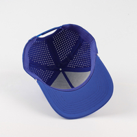 Casquette de sport ultra-légère en gros avec visière incurvée, patch en caoutchouc personnalisé, logo brodé, motif léopard/argyle/à pois, respirante et imperméable