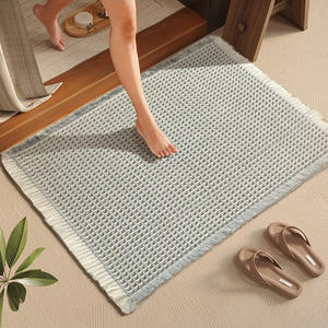 Tapis de bain YOULTTAN en tissu gaufré absorbant, ultra doux, antidérapant, lavable en machine, avec pompons, pour salle de bain - Product Image 6