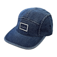 Gorra de Camper Plana de Mezclilla Estilo Retro de 5 Paneles Personalizada con Bordado a Mano y Logotipos de Parche