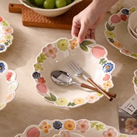 Ensemble de vaisselle en porcelaine écologique classique coréenne avec motif de rose en relief, personnalisable, compatible lave-vaisselle et micro-ondes