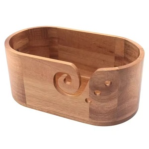 Cuenco de madera ovalado de madera maciza con orificios para tejer, almacenamiento de ganchillo y organización de escritorio - Product Image 1