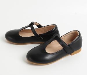 Chaussures pour enfants personnalisées en cuir confortables, chaussures plates noires pour l'école pour filles - Product Image 2