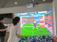 Système de jeu interactif de football 3D d'intérieur le plus vendu pour enfants, projecteur de sol avec logiciel, dispositif de jeu en plastique pour aire de jeux