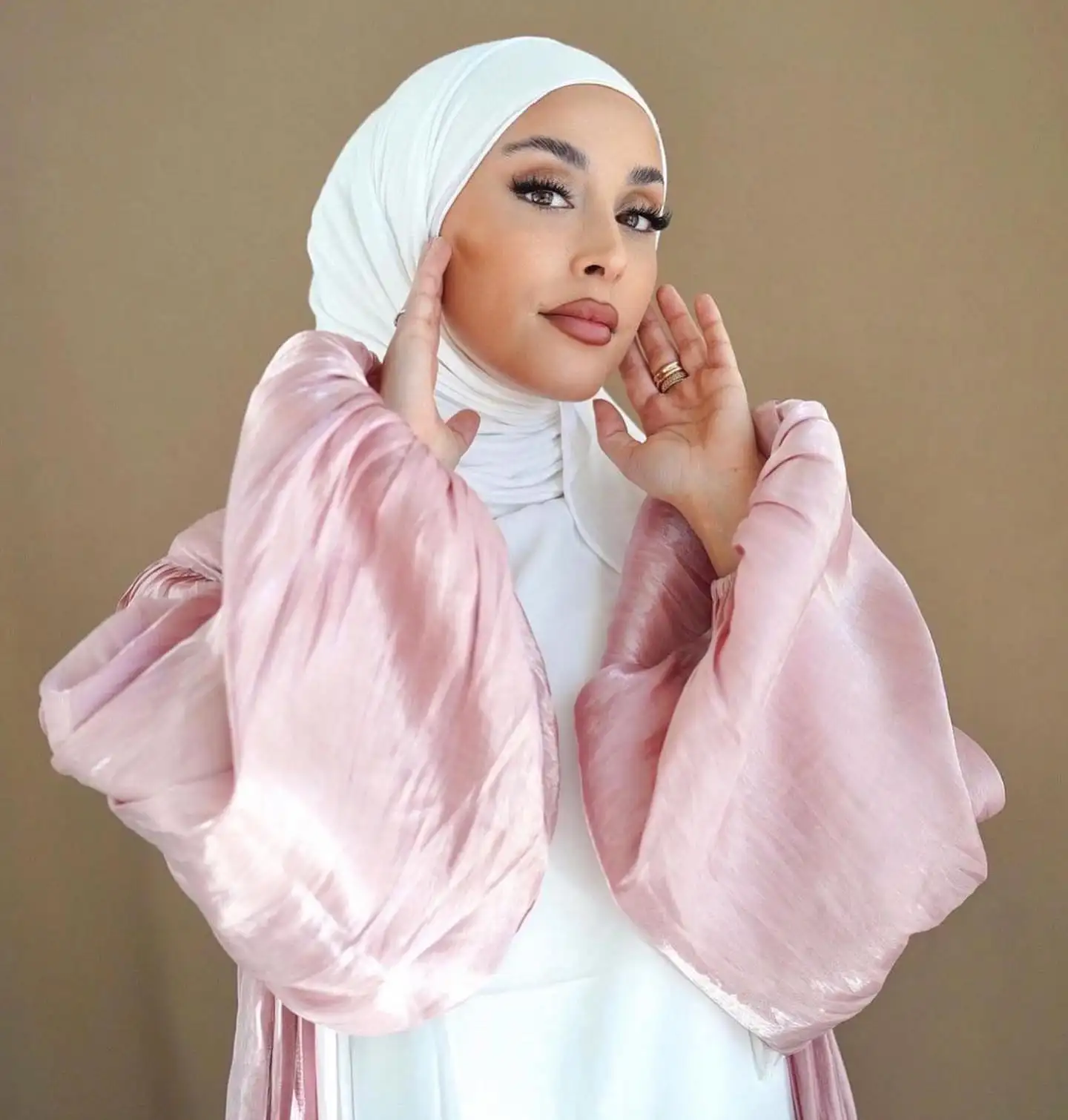 Grosir Gaun Satin Slip dengan Sabuk Sopan, Pakaian Longgar Abaya Terbuka Muslim Elegan Warna Solid Sederhana Kain Islami