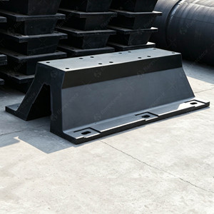 Pare-battage marin Super Arch SM en caoutchouc de type V ANP pour la protection des quais portuaires - Product Image 2
