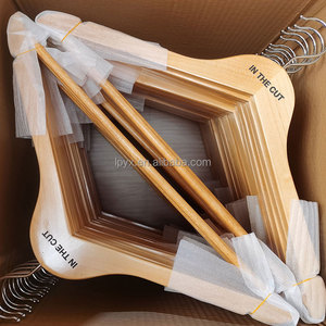 Fabricant de Cintres : Modèles Phares de Cintres en Bois Naturel pour Vêtements d'Occasion, Cintres Personnalisés pour Linge et Vêtements - Product Image 6