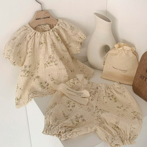 Ensemble de shorts pour filles en coton fleuri, deux pièces, vêtements pour bébés coréens, tenue d'été - Product Image 1