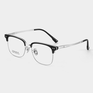 Monture de lunettes en titane rectangulaire pour homme 72003, pont moyen, style professionnel - Product Image 1